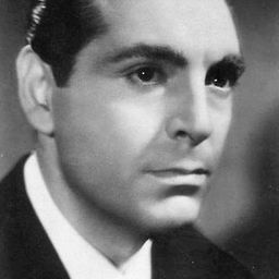 Mino Doro - 八部半演員 飾演Claudia's Agent