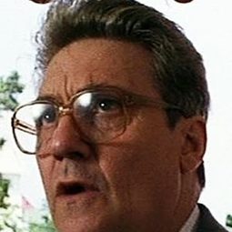 肯·博伊爾 - 血腥格鬥演員 飾演Hank Chow