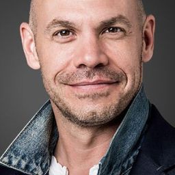 Maxim Martin - 紅色房間演員 飾演Humoriste Talk Show