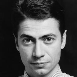 Luc Antoni 飾演 Raoul Breton