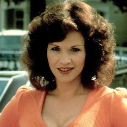 Lindsay Bloom - 神探麥克演員 飾演Velda