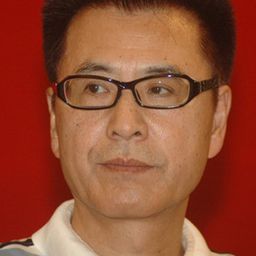 王華英 飾演 徐昂