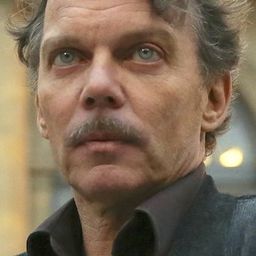 Luc-Antoine Diquéro - 團圓演員 飾演Young Lover