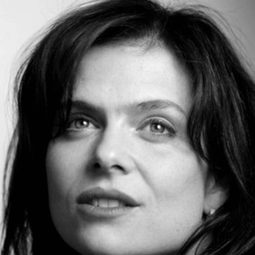 Sophie Linfield 飾演 Judith Doughty-Wylie