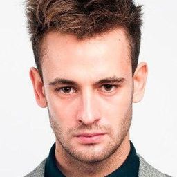 Rinal Mukhametov 飾演 Norman