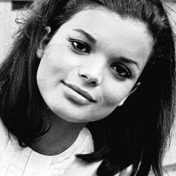 Uschi Glas 飾演 Vera Benthaus