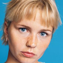 希德塞兒·亨德希德 飾演 Freja