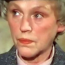 Edith Volkmann 飾演 Mrs. Rogers