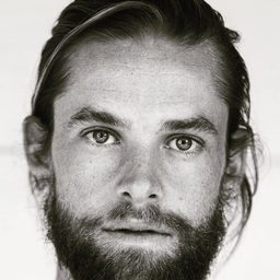 Chris Fisher 飾演 Billy Mason