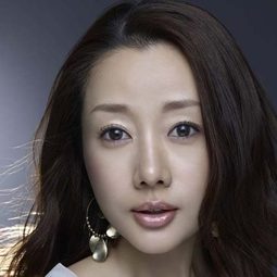 尹孫河 - Prison Girl演員 飾演Kathy