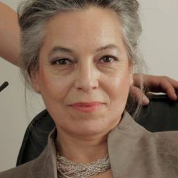 Franciska Rodenas - 四朵花之家演員 飾演Mujer mayor 1