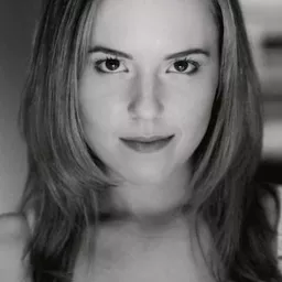 史帝菲·萊柏格 飾演 Gloria Pazinski