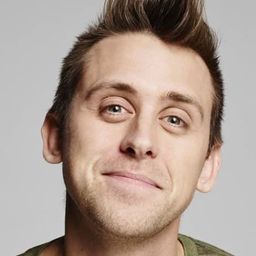 羅曼·阿特伍德 - 搞什麼飛機？演員 飾演Roman