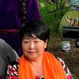 Namsrai Otgontogos 飾演 Psychiatrist