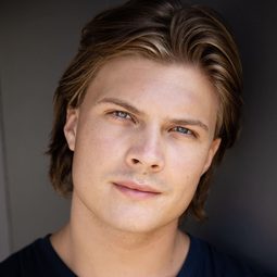 山姆·瑞希納 飾演 Ben Brown