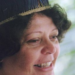 Etiene Magalhães 飾演 Herself