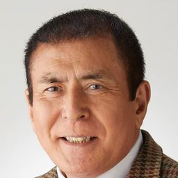 伊吹吾郎 飾演 Hikoma Kusakabe