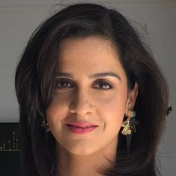 普拉希林·桑德 飾演 Preeti Sethi