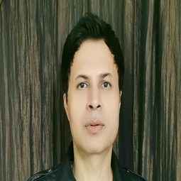 Amit Misra 飾演 
