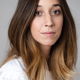 Ane Pikaza 飾演 Nora