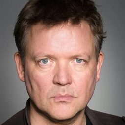 賈斯特斯·馮多南伊 - 夢幻足球課程演員 飾演Richard Hartung