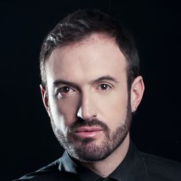 Alex O'Dogherty 飾演 Polo