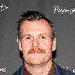 Jeb Kreager - 世界末日演員 飾演Cop