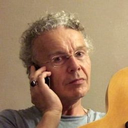 Nigel Harrison 飾演 Self