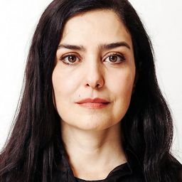 莉琪斯·薩巴泰拉 飾演 Ana