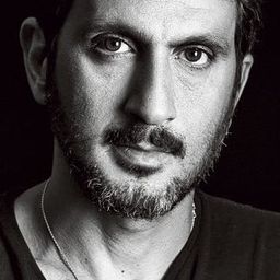 Tsahi Halevi 飾演 Rami Elon