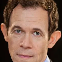 亞當·高德利 飾演 