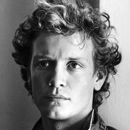 馬汀·雷克梅爾 - 橙色狂熱演員 飾演Leon