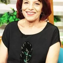 Arfa Abdel Rasoul 飾演 والدة طارق