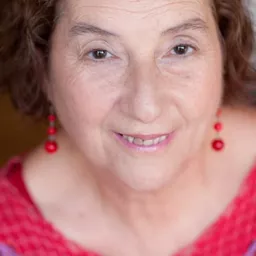 Angelina Llongueras - 綑著妳，困著我演員 飾演Montadora