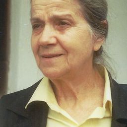 Eugenia Bosânceanu 飾演 Mr. Bebe's mother