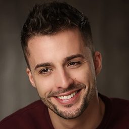 Pedro Rudolphi - 我們生活的夏天演員 飾演Curro