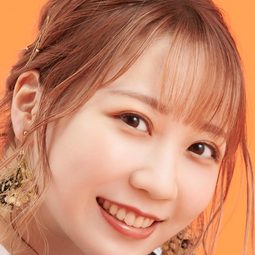 夏川 椎菜 飾演 Misaki Akeno (voice)