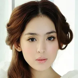 古力娜扎 - 警察故事2013演員 飾演Xiao Wei