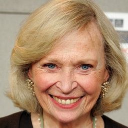 邦妮·巴列特 飾演 Mavis Lallek