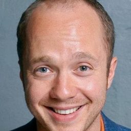 Evgeniy Stychkin 飾演 Toni