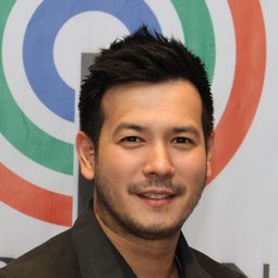 John Prats - 鋼鐵媽媽演員 飾演Jeffrey Sta. Maria