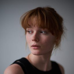 伊內絲·惠塞特·阿瑟森 飾演 Vilde