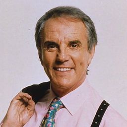 Pedro Osinaga 飾演 Don Silverio