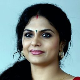 阿莎·沙拉斯 飾演 Adv. Prathibha Sathyadas