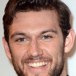 艾力克斯·派帝佛 - Under the Stars演員 飾演Ian