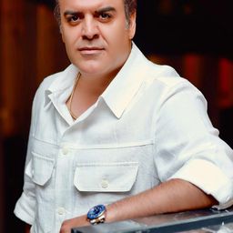 Behrang Alavi 飾演 Maryam's suitor