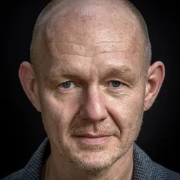 Markus Lerch - 談談天氣演員 飾演Udo