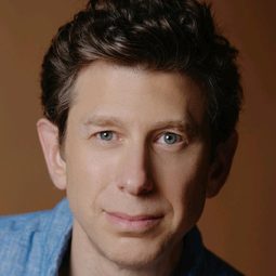 R.D. Robb 飾演 Schwartz