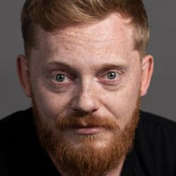 Mathew Waters 飾演 Trucker