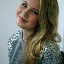 Nini Bakke Kristiansen 飾演 Oda